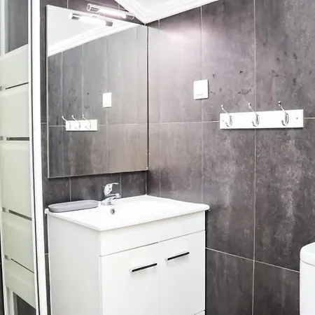 Residencia Queiros - T1 *